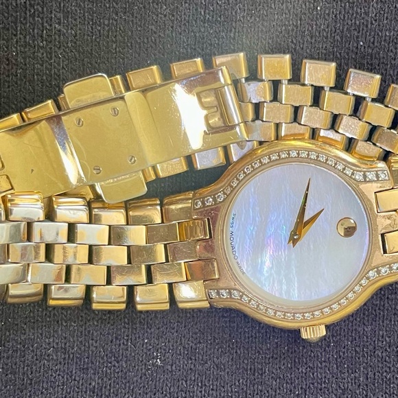 MOVADO gold plated. Mother of pearl and diamonds on each side. Sapphire crystal. - Picture 7 of 7